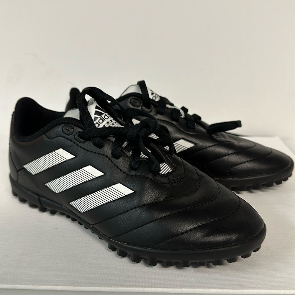 Boy Cleats. Goletto Turf Soccer Shoe, size 2